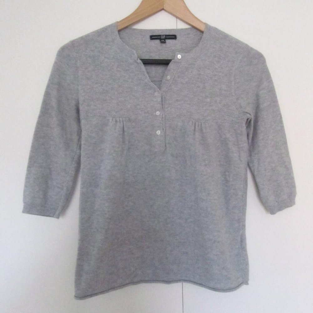 Cute Women's Heather Grey Button Stretch Knit Top